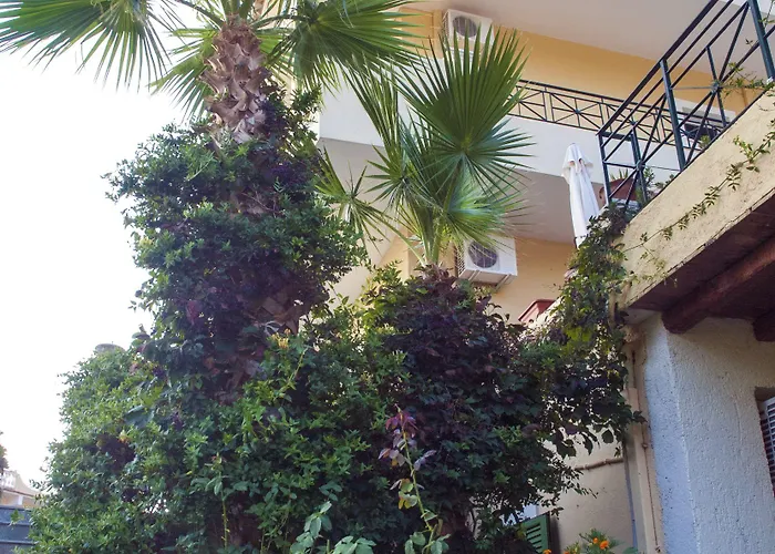 Alonakia Hotel 2*