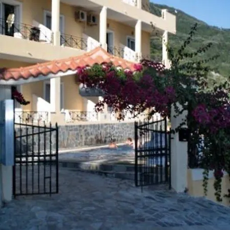 Alonakia Hotel 2*