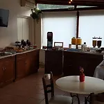 Отель Alonakia Hotel Агиос-Гордиос