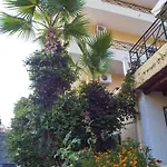 Alonakia Otel 2*