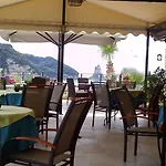 Alonakia Otel