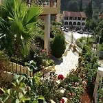 Alonakia Hotel
