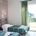 Alonakia Hotel 2*
