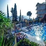Отель Alonakia Hotel 2*