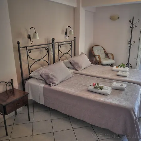 Alonakia Otel Agios Gordios (Corfu)